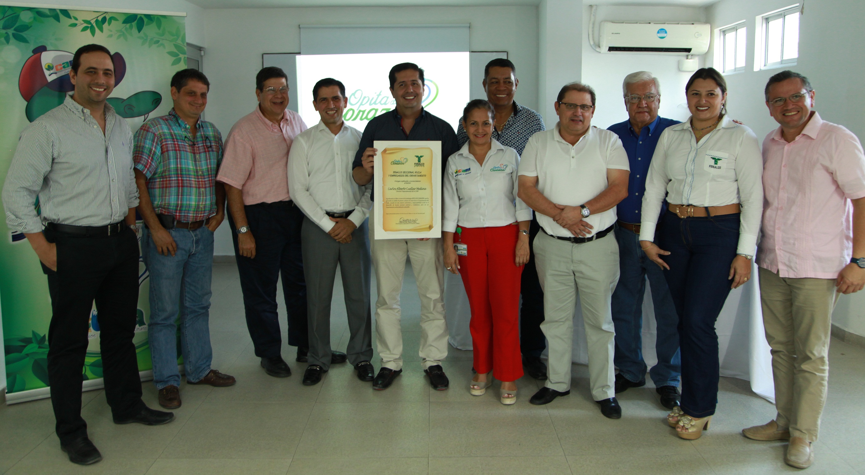 1 RECONOCIMIENTO DE FENALCO A DIRECTOR DE LA CAM 2